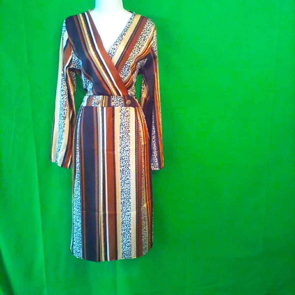 NWOT Boohoo Leopard/Stripe Button Front Midi Dress